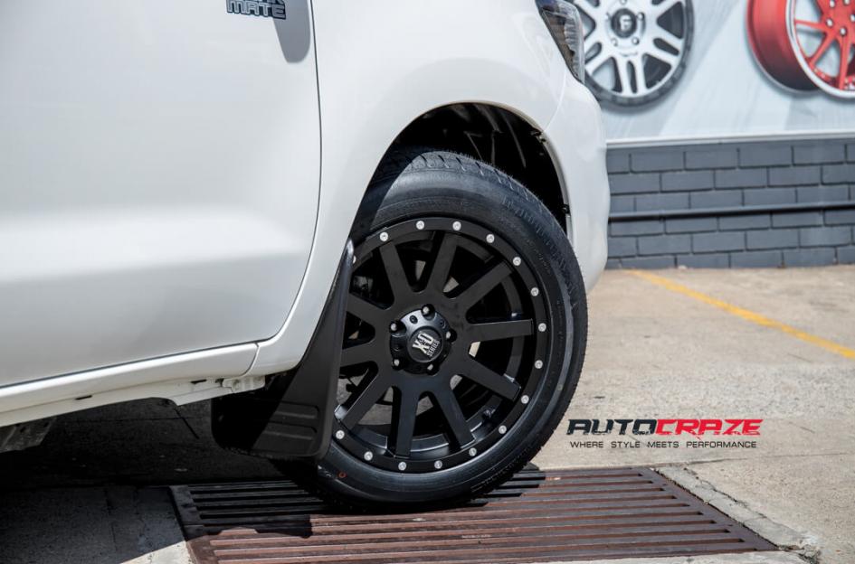 TOYOTA HILUX 2WD (2005 ONWARDS) HEIST SATIN BLACK